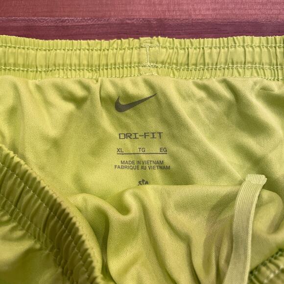 Girls' Nike Tempo Shorts Large Bright Cactus/Coconut Milk Xlarge - Picture 7 of 8